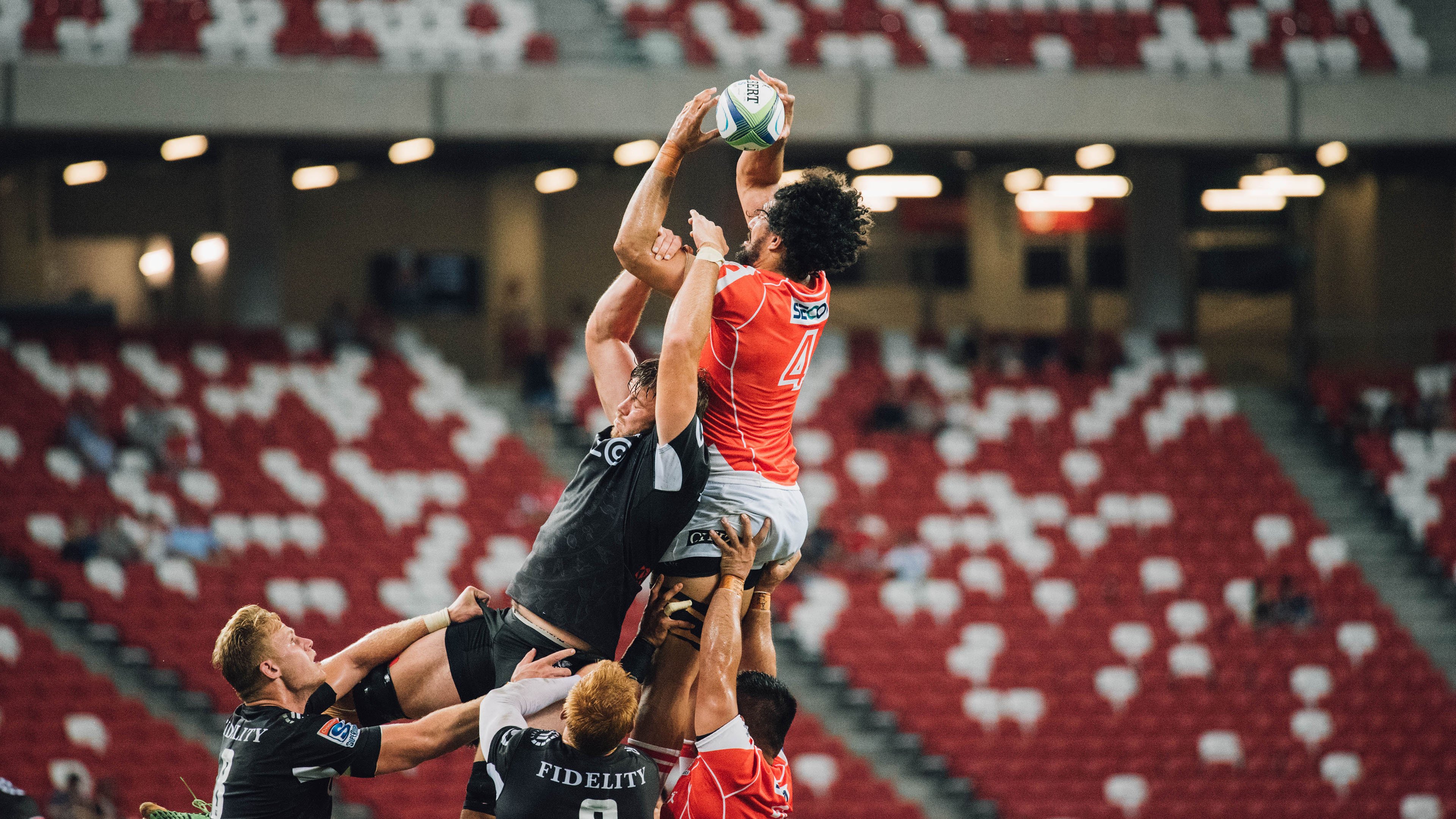 “六人制袋棍球：成都七中东部赛场燃起观众的激情火焰”